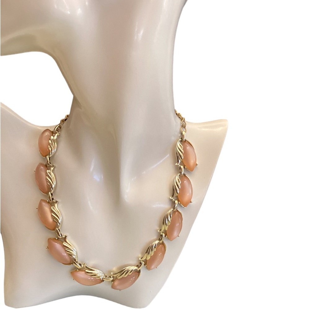 Vintage Jewelry set / Burdines. In original  Box. Peach color choker /Clip On